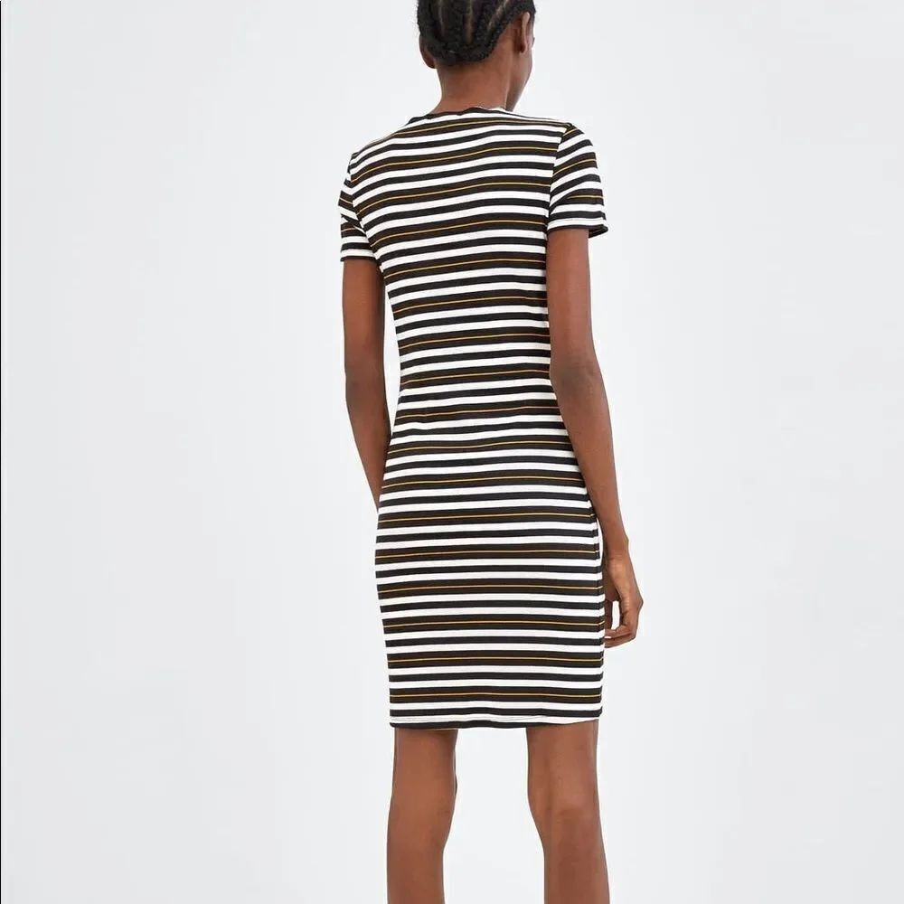 ✨ FITTED RIBBED DRESSDETAILS✨ - Picture 6 of 7